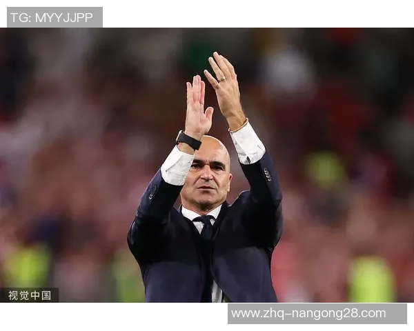 马丁内斯：从足球场上的明星到生活中的励志榜样