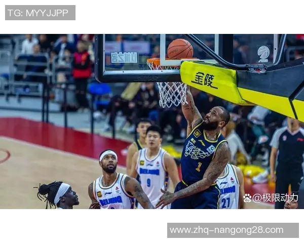 雷霆队与小牛队激战正酣球迷期待精彩对决与精彩表现